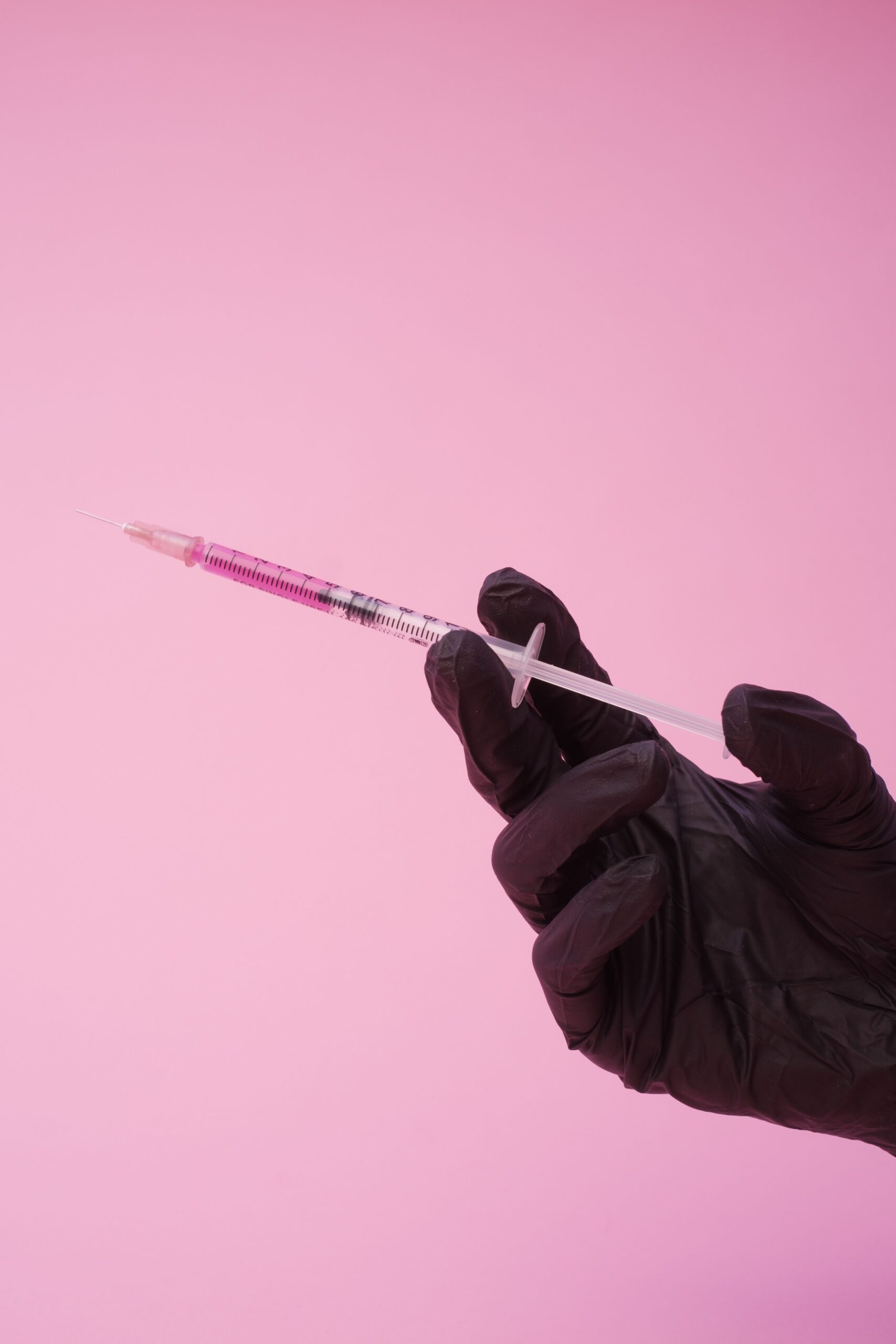 Seringa e material médico relacionados a estudos com retatrutida