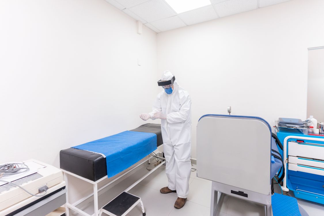 Profissional em ambiente clínico relacionado à pesquisa de TB-500